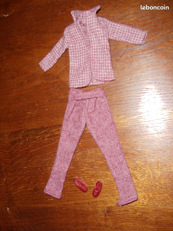 Poupée BARBIE + Accessoires et Vêtements (image 3)