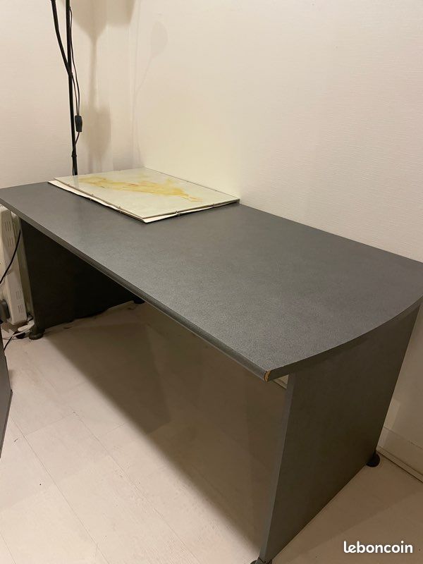 Bureau gris anthracite Idéal télétravail ou bureau d'appoint - Style contemporain / Fonctionnel (image 1)