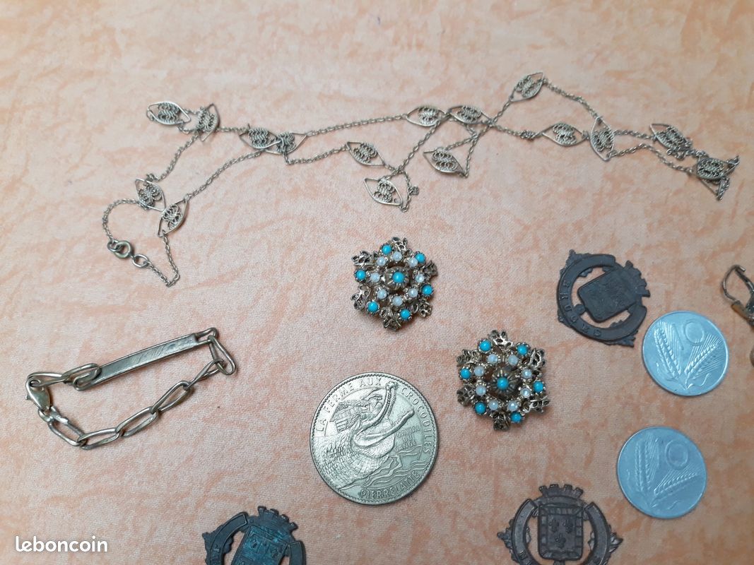 Lot médailles Bijou Chaîne Boucle Oreille Médaillon Monnaie Boite THZ (image 2)