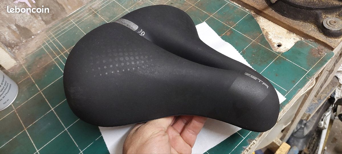 Selle Sportourer Zeta Comfort Gel Flow 230mm (image 1)