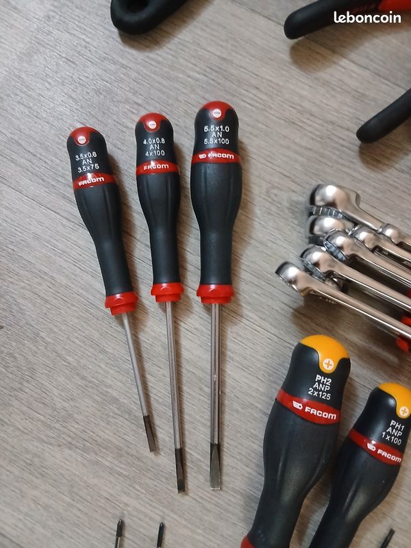 Lot D'outillage Facom 13 Pièces – Pinces, Tournevis, Clés œil – D'occasion Mais En Bon état