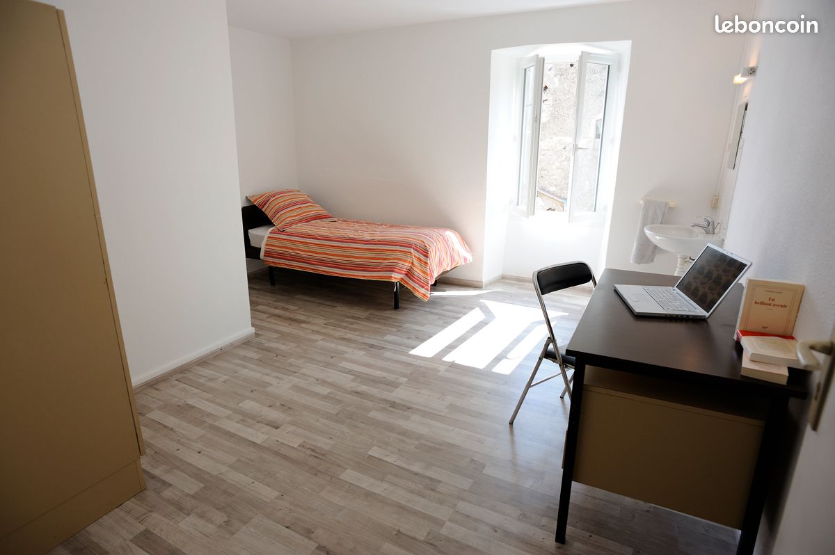 Appartement 1 pièce 17 m² · à Aubenas · 17 m² · 265 €/mois