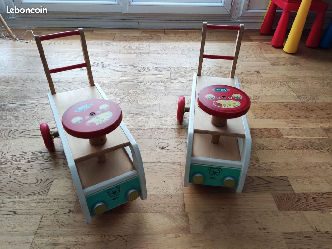 Lot de 2 trotteurs Bus Vilac enfant (image 1)
