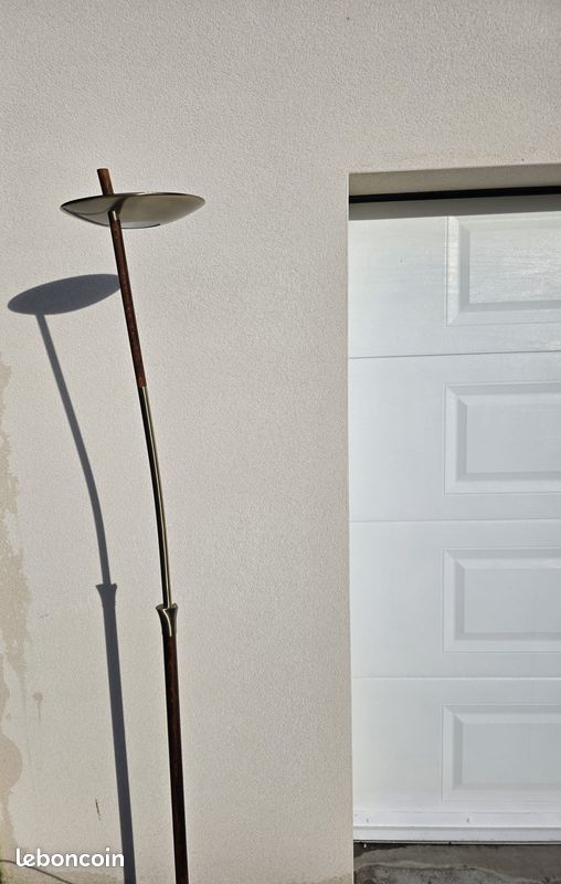 Lampadaire design métal & bois – Élégance moderne (image 17)