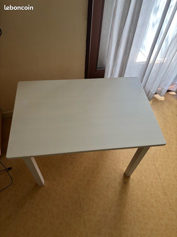 Table (image 1)