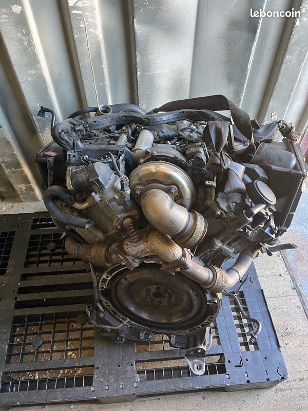 Moteur Mercedes C 320 (image 1)