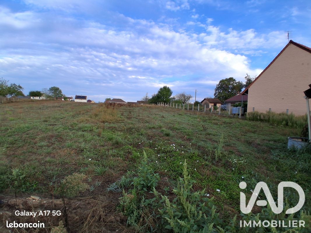 Terrain 1932 m² · à Frontenard · 1 932 m² · 29 000 €