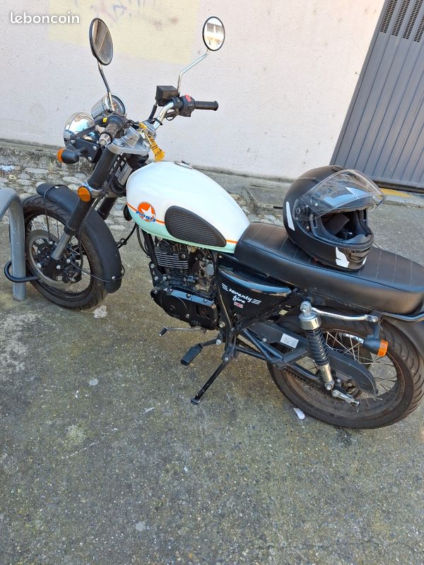 Moto Mash 125m3 Seventy Five avec Équipements (image 1)