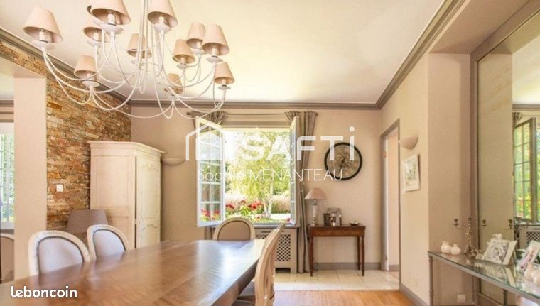 Villa 9 pièces 390 m²