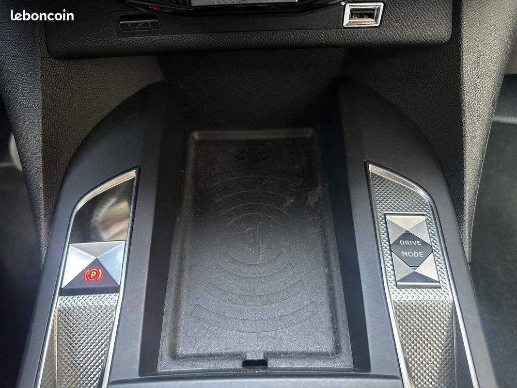 DS Ds3 Crossback 1.2 THP Puretech 12V EAT8 Rivoli (image 30)