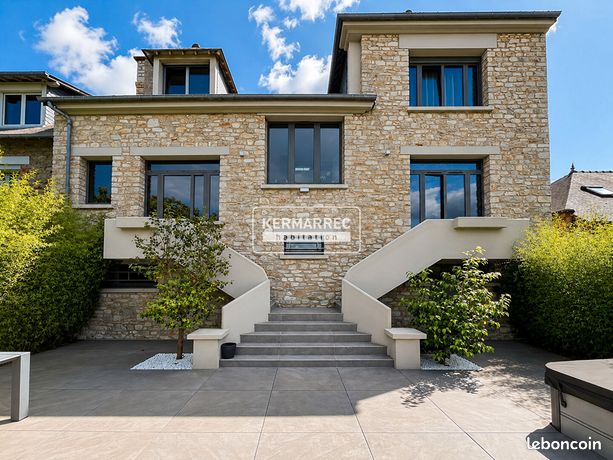 Propriété 7 pièces 181 m² — 1