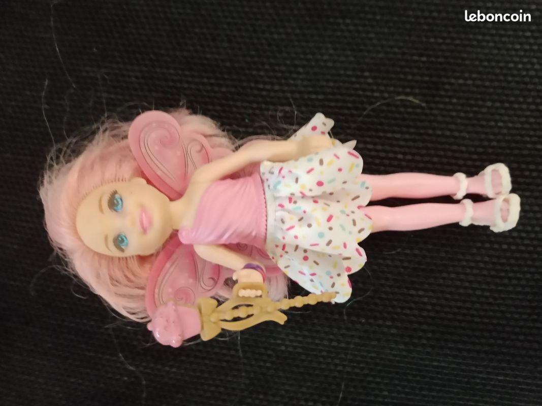 Barbie à la pâtisserie (image 2)