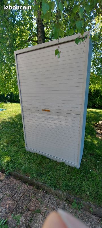 Amoire à rideau (image 1)
