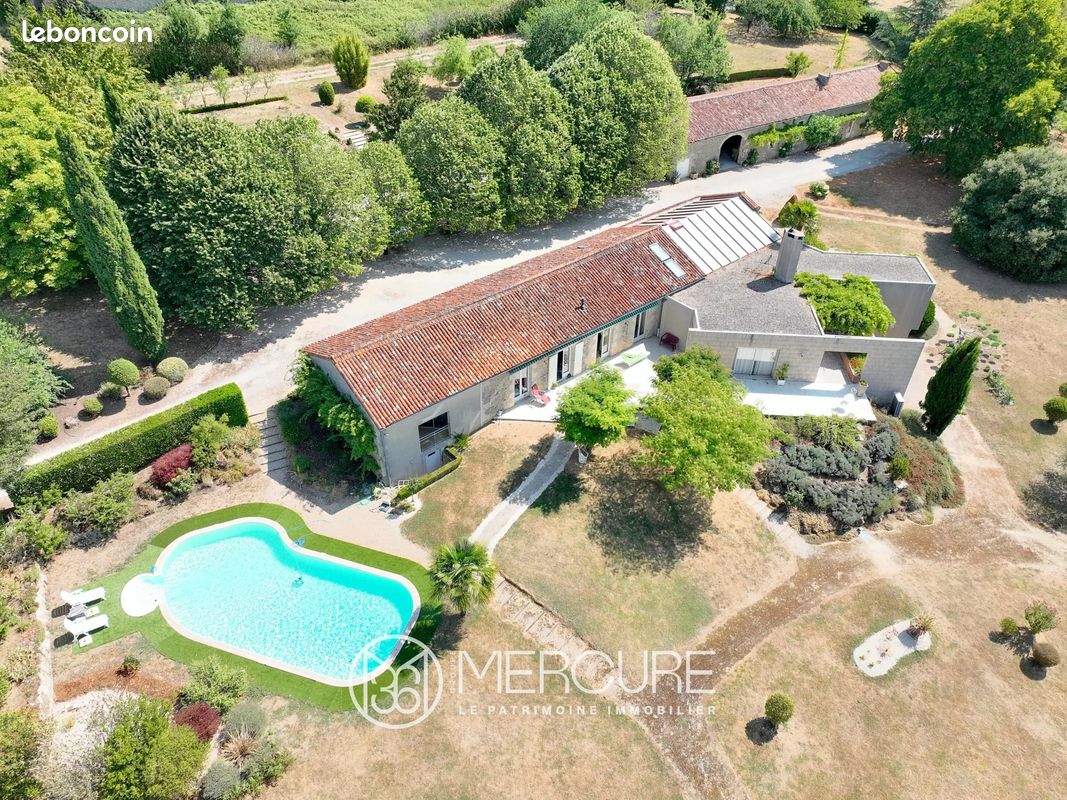 Maison 12 pièces 312 m² · à Payroux · 312 m² · 515 000 €