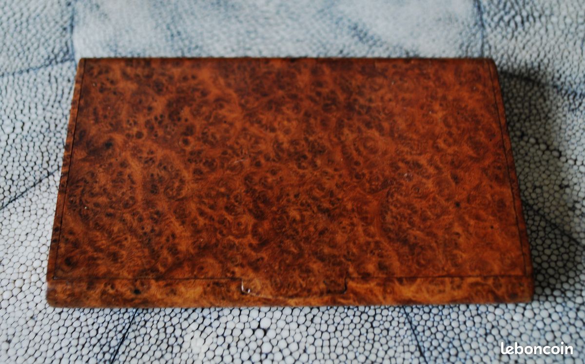 Petite boite de bureau époque art déco en loupe de thuya en excellent état (image 1)