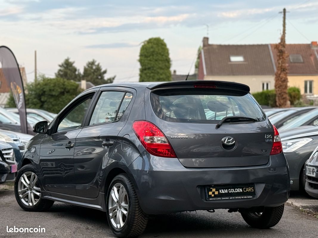 Hyundai i20 / 1.4 CRDi 90Ch / 6 Vitesses / Série WAVE / 133 481Kms / Clim / Jantes (image 2)