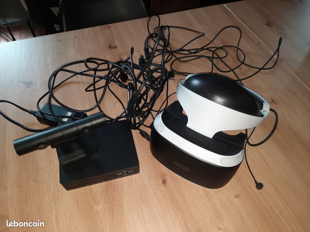 Casque Vr + caméra V2+ 3 jeux .. accesoires complet Prix : 550 000 ar Casque Vr + caméra V2+ 3 jeux .. accesoires complet Prix : 550 000 ar