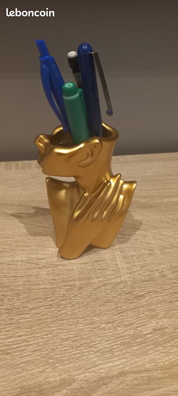 Vase porte crayons doré forme buste main tête visage femme porte crayon (image 5)