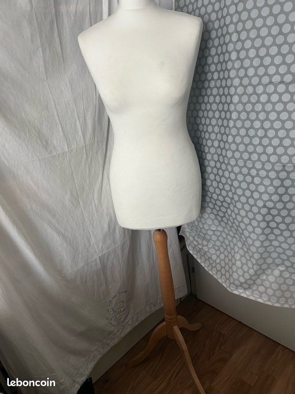Mannequin / bustier modèle femme taille 38/40 (image 2)
