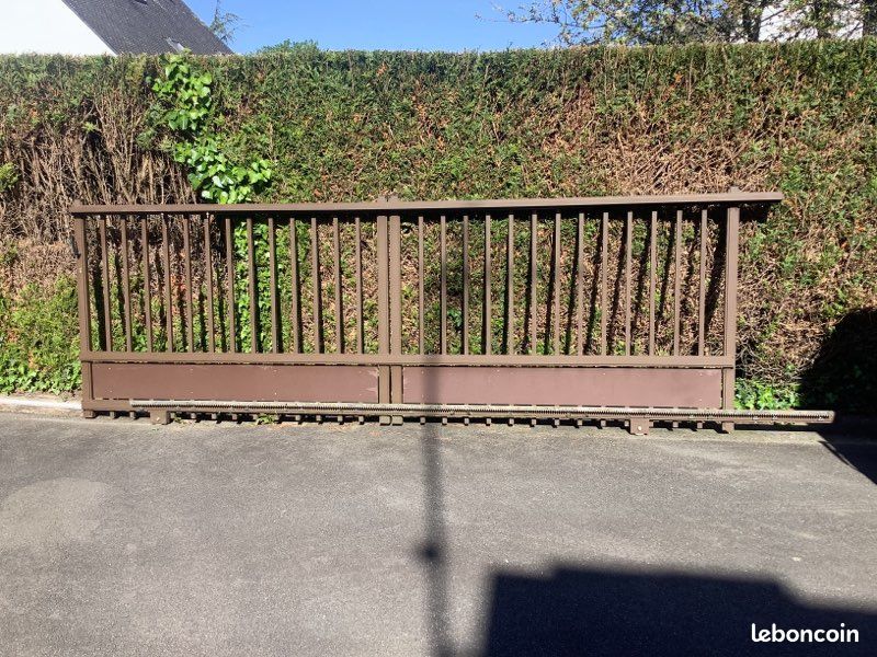 Portail alu coulissant (image 1)