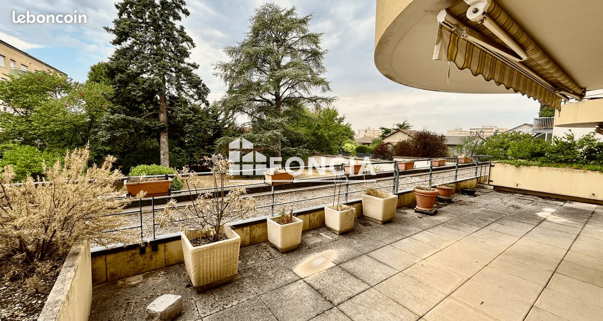 Appartement 3 pièces 83 m² · à Bron · 83 m² · 1 327 €