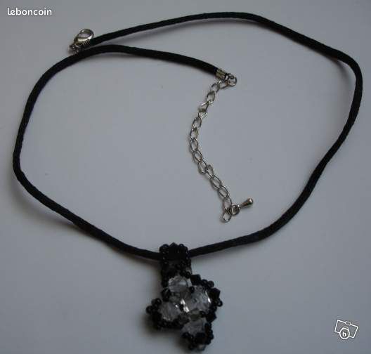 Collier croix noire cristal swarovski - Marjo13 (image 1)