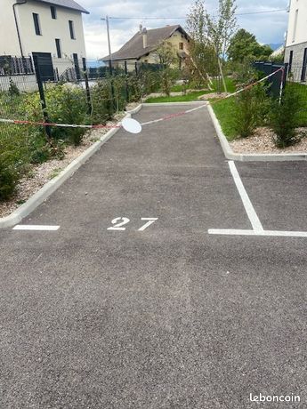 Place de parking 2.5 m /10m