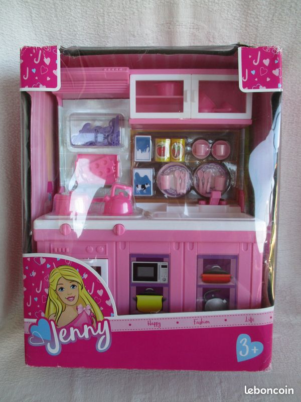 Mobilier poupée mannequin Barbie Jenny cuisine et accessoires (image 1)