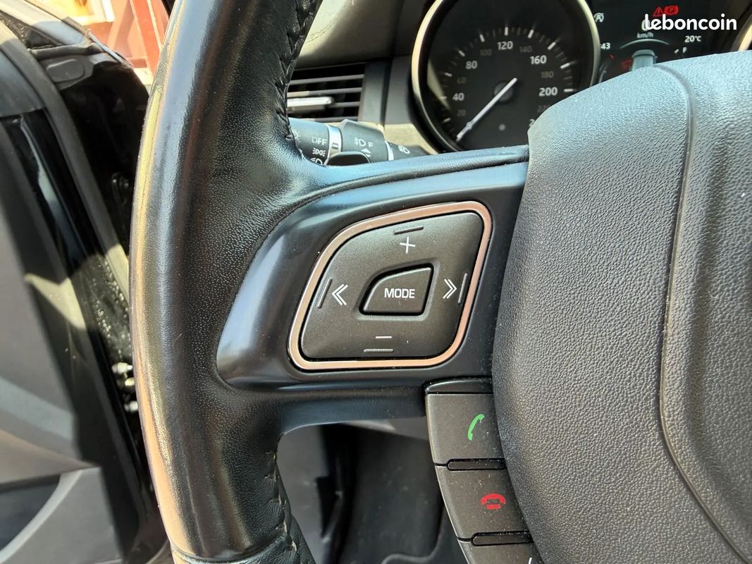 Range Rover Evoque 2.0 TD4 150ch - 2019 - 57 500 km - Caméra de recul - Faible kilométrage (image 10)