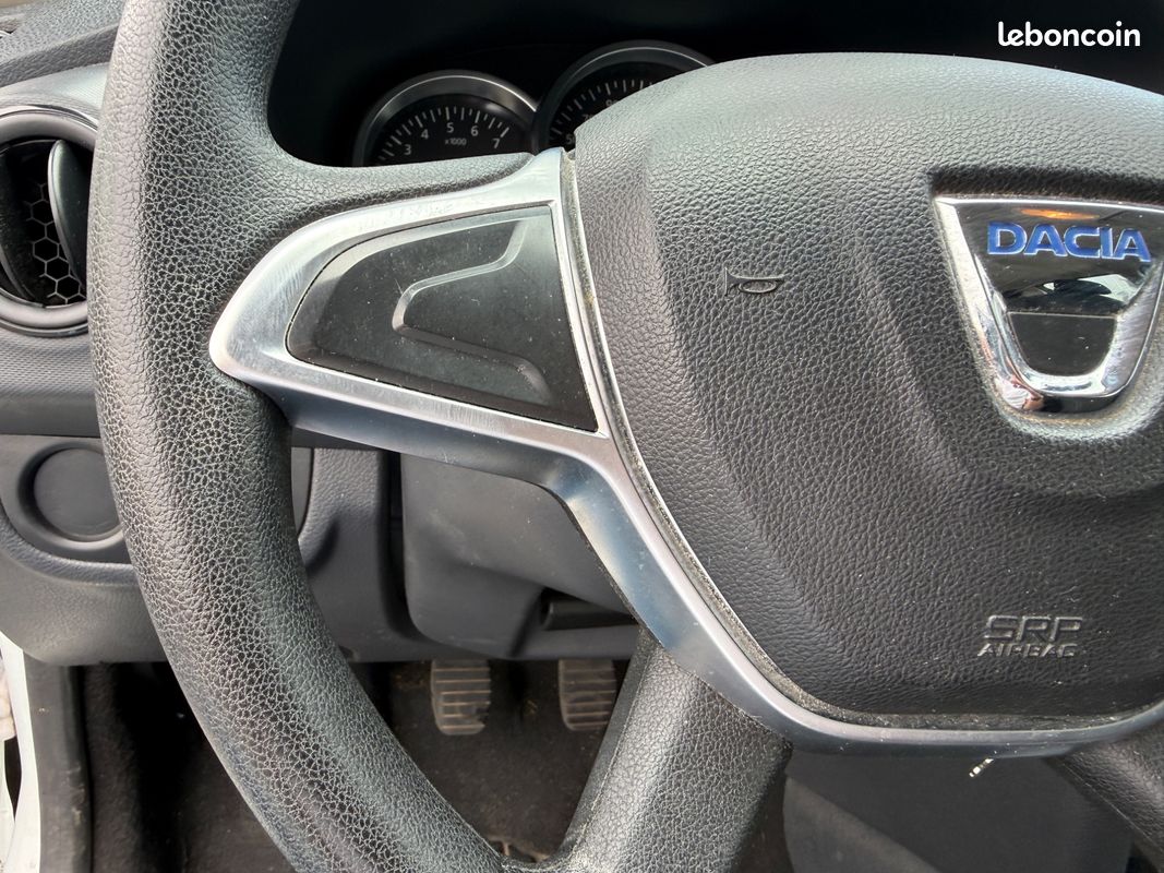 DACIA SANDERO 1.5 DCI 75 ch AMBIANCE - VITRE ELECTRIQUE - DISTRIBUTION POUR LA VENTE (image 17)