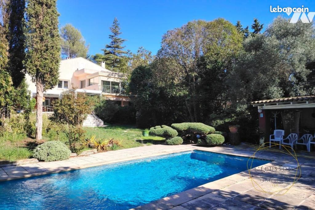 Maison 6 pièces 240 m² · à Montferrier-sur-Lez · 240 m² · 891 750 €
