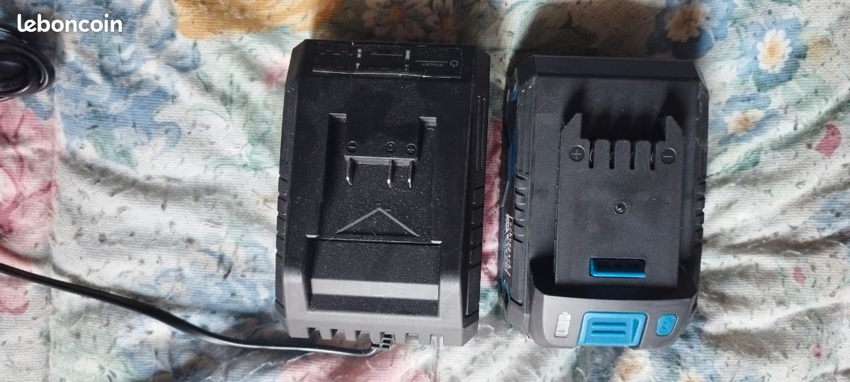 Batterie avec chargeur (image 1)