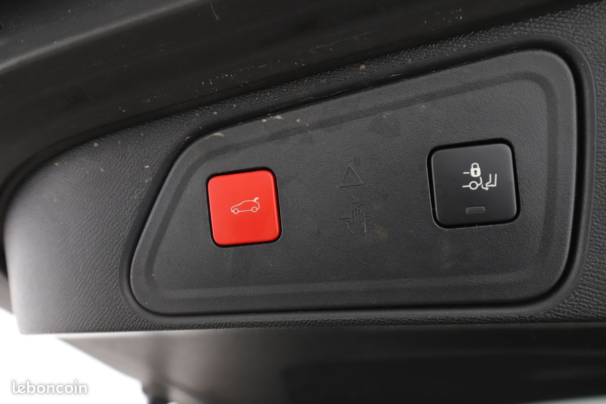 Peugeot 3008 1.2 PureTech Allure Business EAT8 130 ch (image 18)