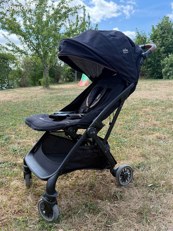 Poussette compact JOIE (image 1)