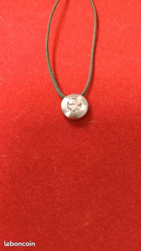 Bijoux a offrir ou revendre le tout Montres Bijoux