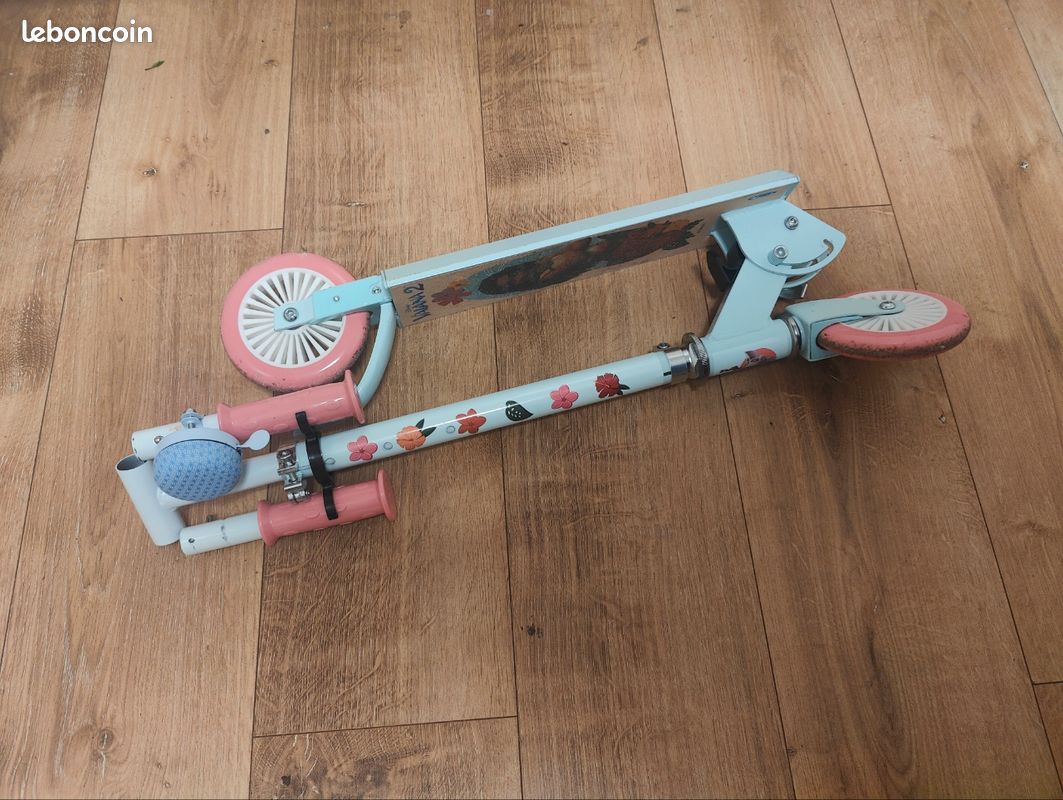Trottinette vaiana en super état (image 3)