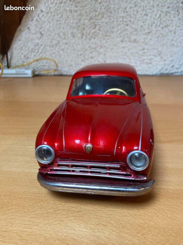 Rare CIJ RENAULT FREGATE BICOLORE ROUGE ET MASTIC ORIGINAL au 1/43 ème