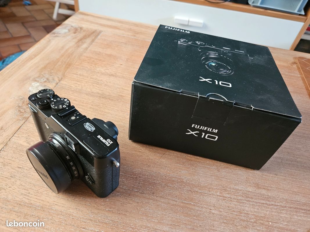 Fujifilm X10 Compact – 12MP, Zoom Optique 4x, Objectif 7.1-28.4mm – Noir – Comme Neuf