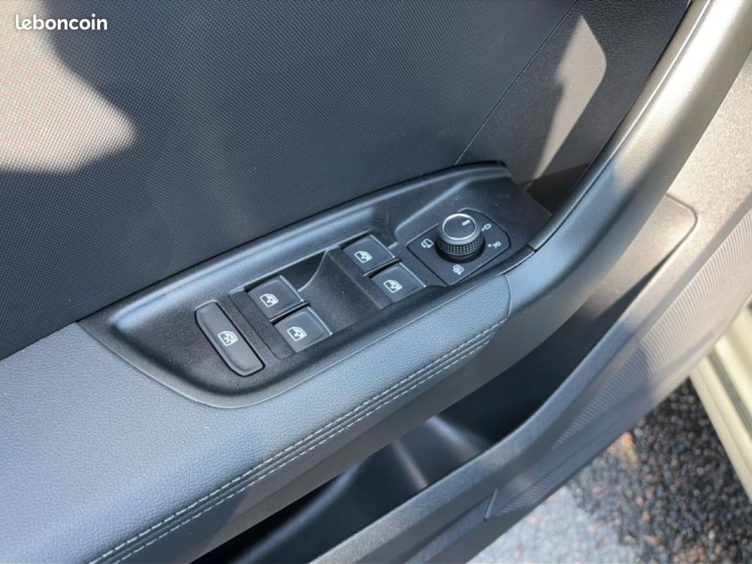 AUDI A1 SPORTBACK 30 tfsi 116 s line s tronic 7 (image 11)
