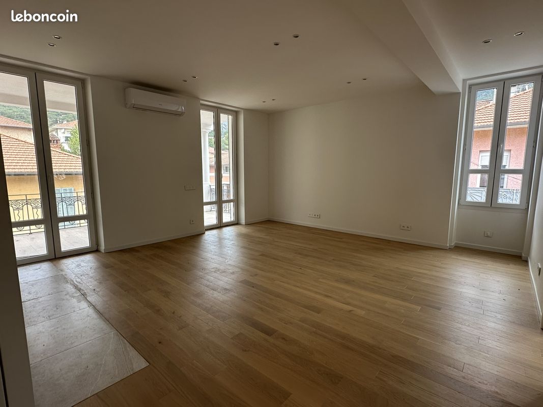 Appartement 3 pièces 70 m² · à Roquebillière · 70 m² · 232 000 €