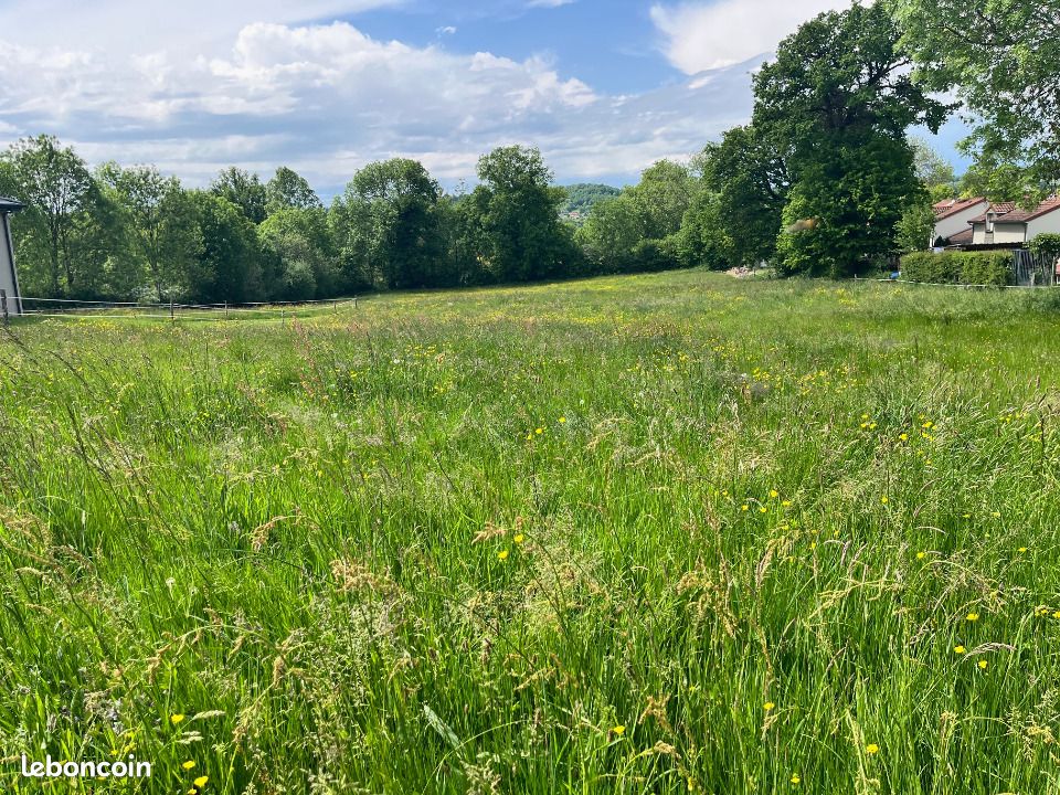Terrain 1 600 m² Jussac · 64 000 €