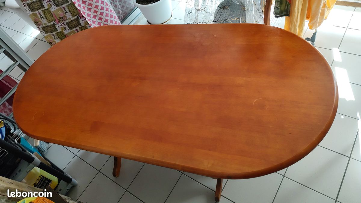 Table ovale (image 1)