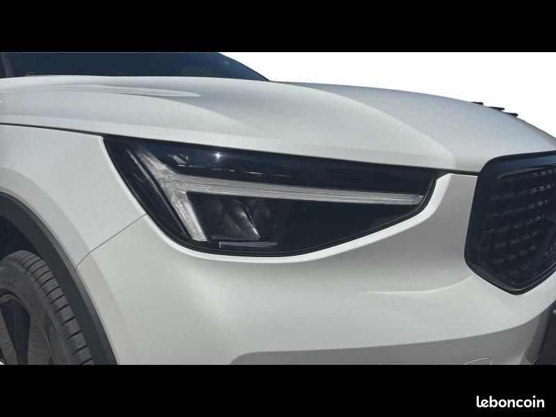 Volvo XC40 B3 163ch Black Edition DCT 7 (image 6)