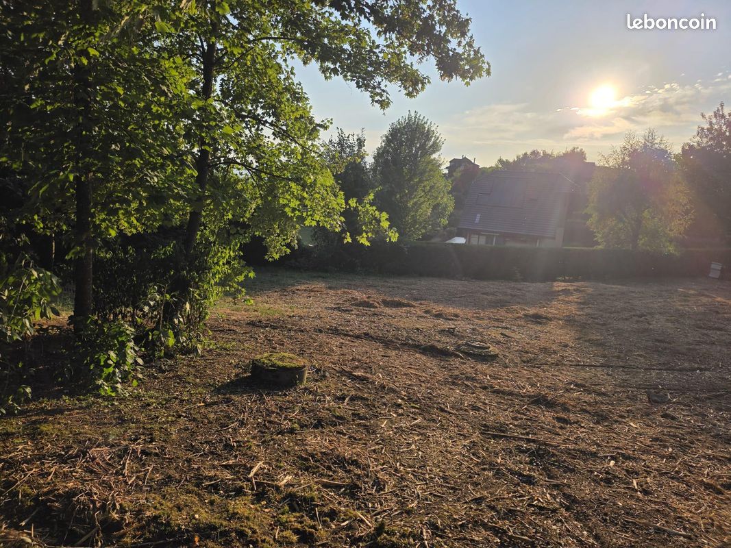 Terrain 700 m² · à Nâves-Parmelan · 700 m² · 260 000 €
