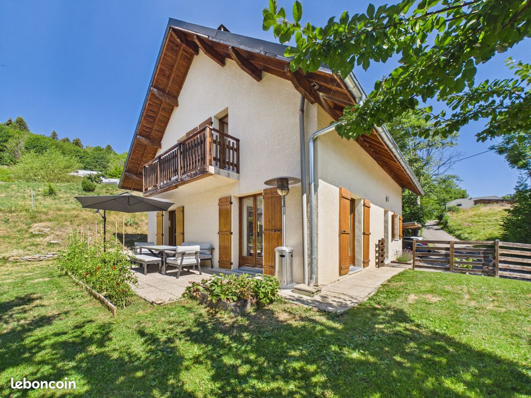 Maison 8 pièces 165 m² · à Les Déserts · 165 m² · 530 000 €