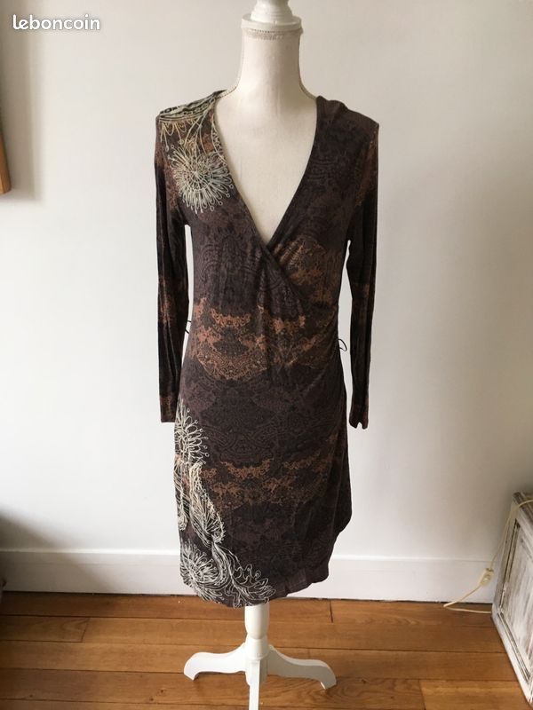 Robe Desigual Taille 40 - Multicouleur, Genou, Style T-shirt - Occasion Très Bon état