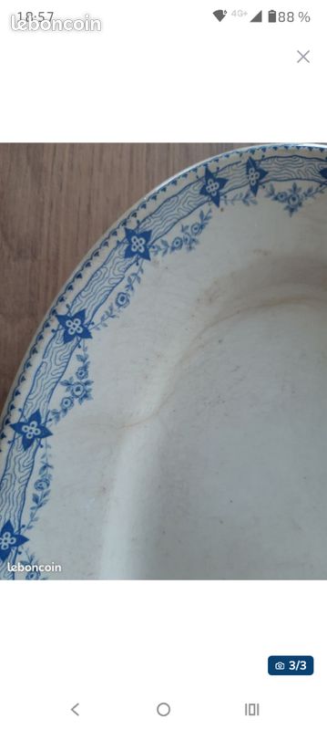Plat ancien
En bon état, porte des tra (image 2)