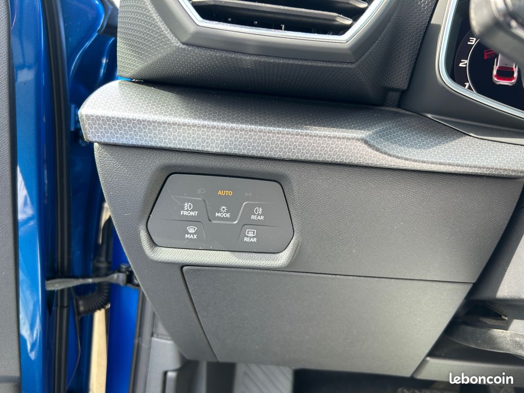 SEAT Leon 1.5 eTSI Hybrid 115 DSG7 Copa (image 22)