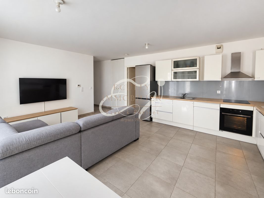 Appartement 4 pièces 82 m² · à Décines-Charpieu · 82 m² · 289 000 €