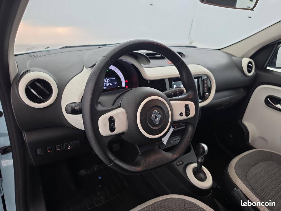 RENAULT Twingo III E-Tech Equilibre (image 10)